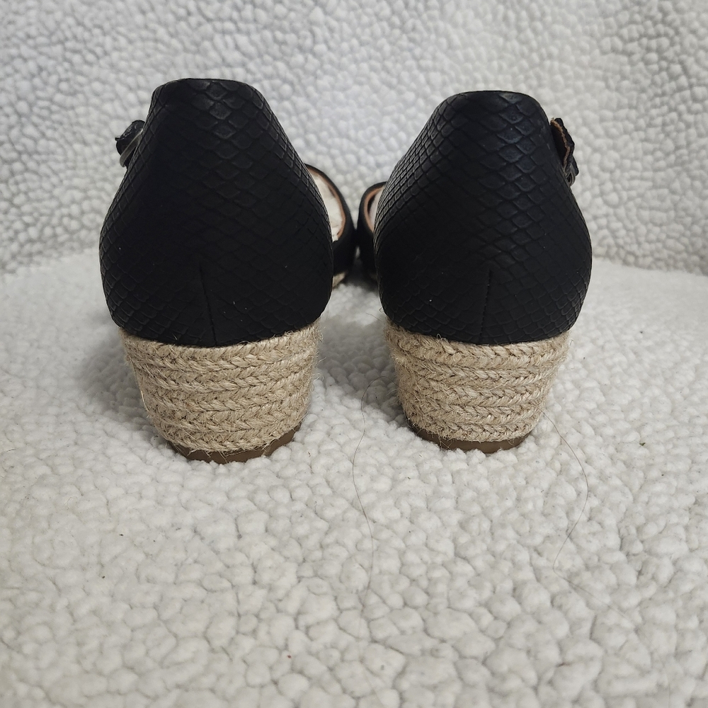 NEW- BareTraps Laverick Black Wedge Espadrille Snake design shoes. Size 10M .$13 - Picture 11 of 12